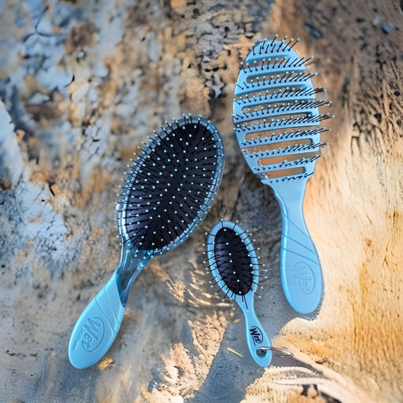 New Limited Addition Set of 3 Wet Brush Pro Kit - Picture 2 of 7